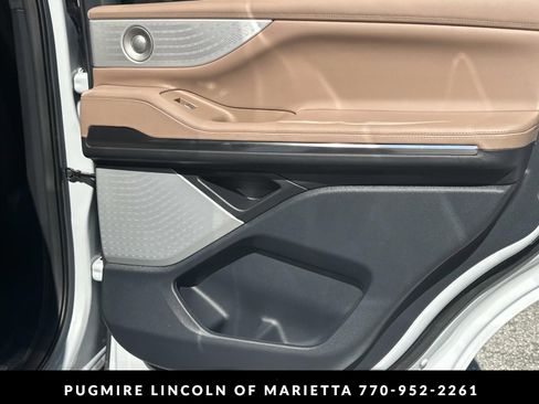 New 2026 Lincoln Navigator Black Label AWD/4WD image 32
