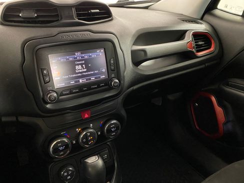 Used 2016 Jeep Renegade Trailhawk image 26