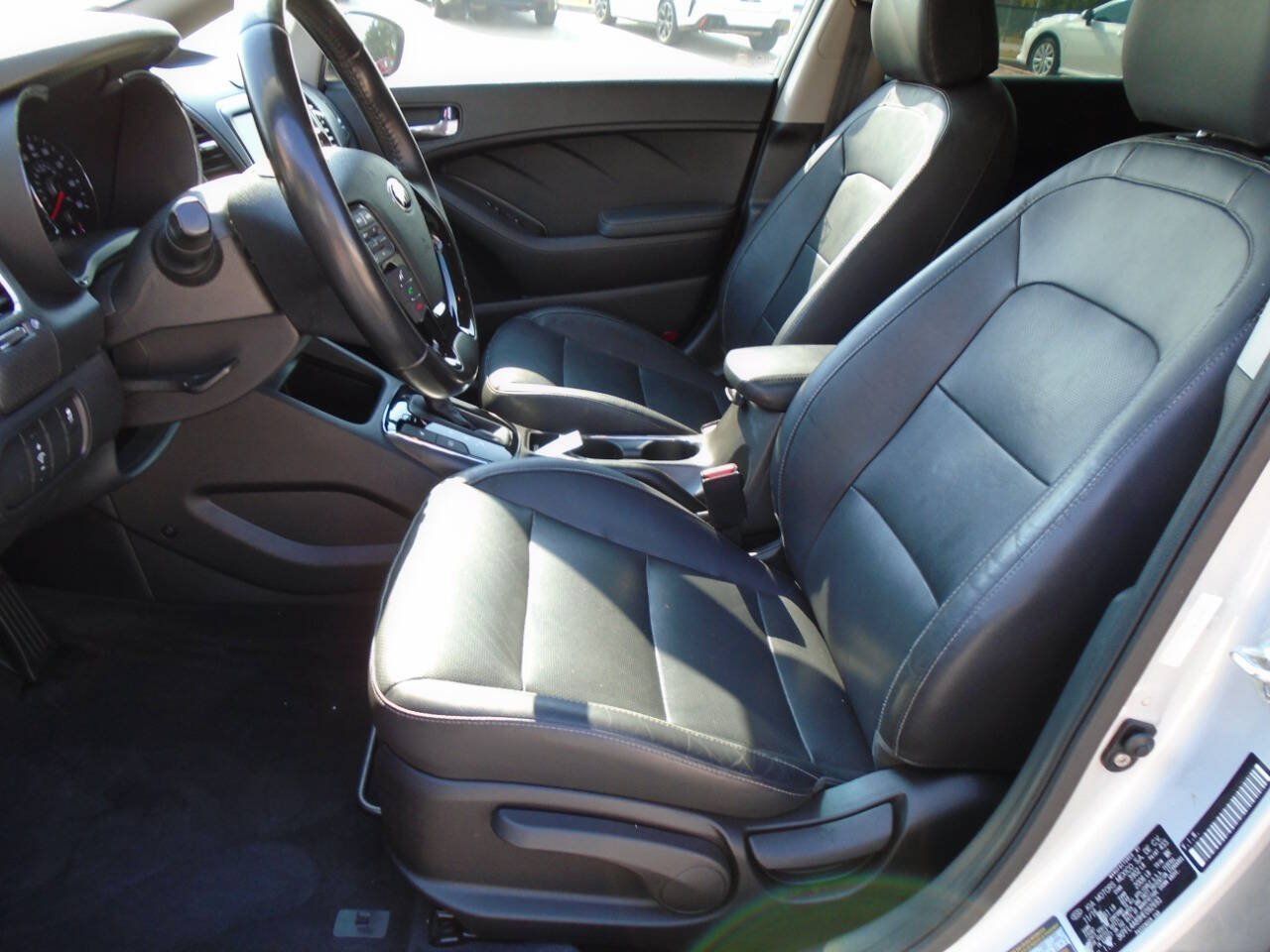 Used 2017 Kia Forte EX FWD image 9
