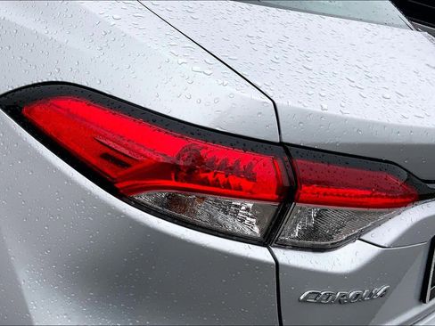 Used 2024 Toyota Corolla LE image 28