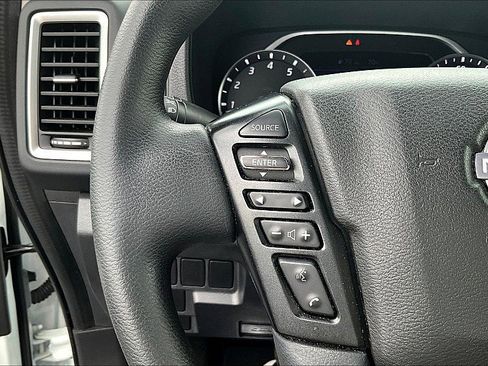 Used 2023 Nissan Frontier SV image 21