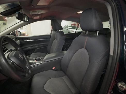 Certified 2018 Toyota Camry LE w/ Convenience Package image 11