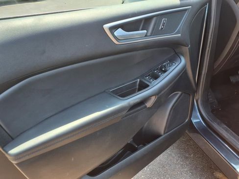 Used 2024 Ford Edge SEL image 11