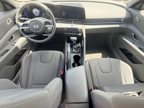 Used 2024 Hyundai Elantra SEL FWD image 12