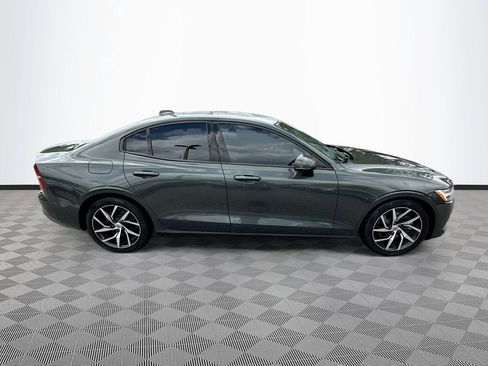 Used 2019 Volvo S60 T5 Momentum w/ Multimedia Package image 9