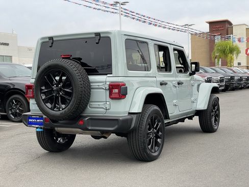 Used 2024 Jeep Wrangler Unlimited Sahara image 7