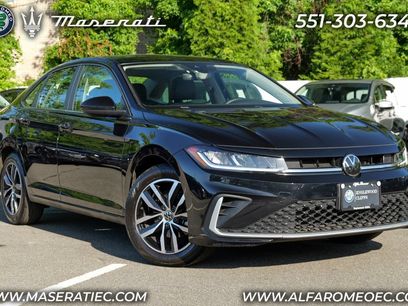 Used 2025 Volkswagen Jetta SE w/ Sunroof Package