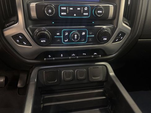 Used 2018 GMC Sierra 1500 SLT w/ SLT Premium Package image 17