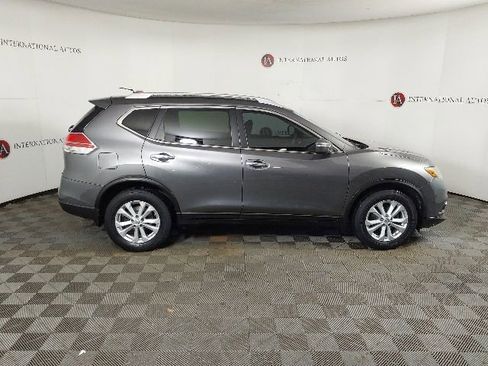 Used 2015 Nissan Rogue SV FWD image 4