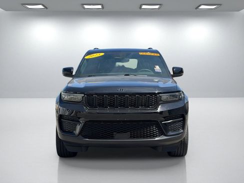 Certified 2023 Jeep Grand Cherokee Altitude AWD/4WD image 9