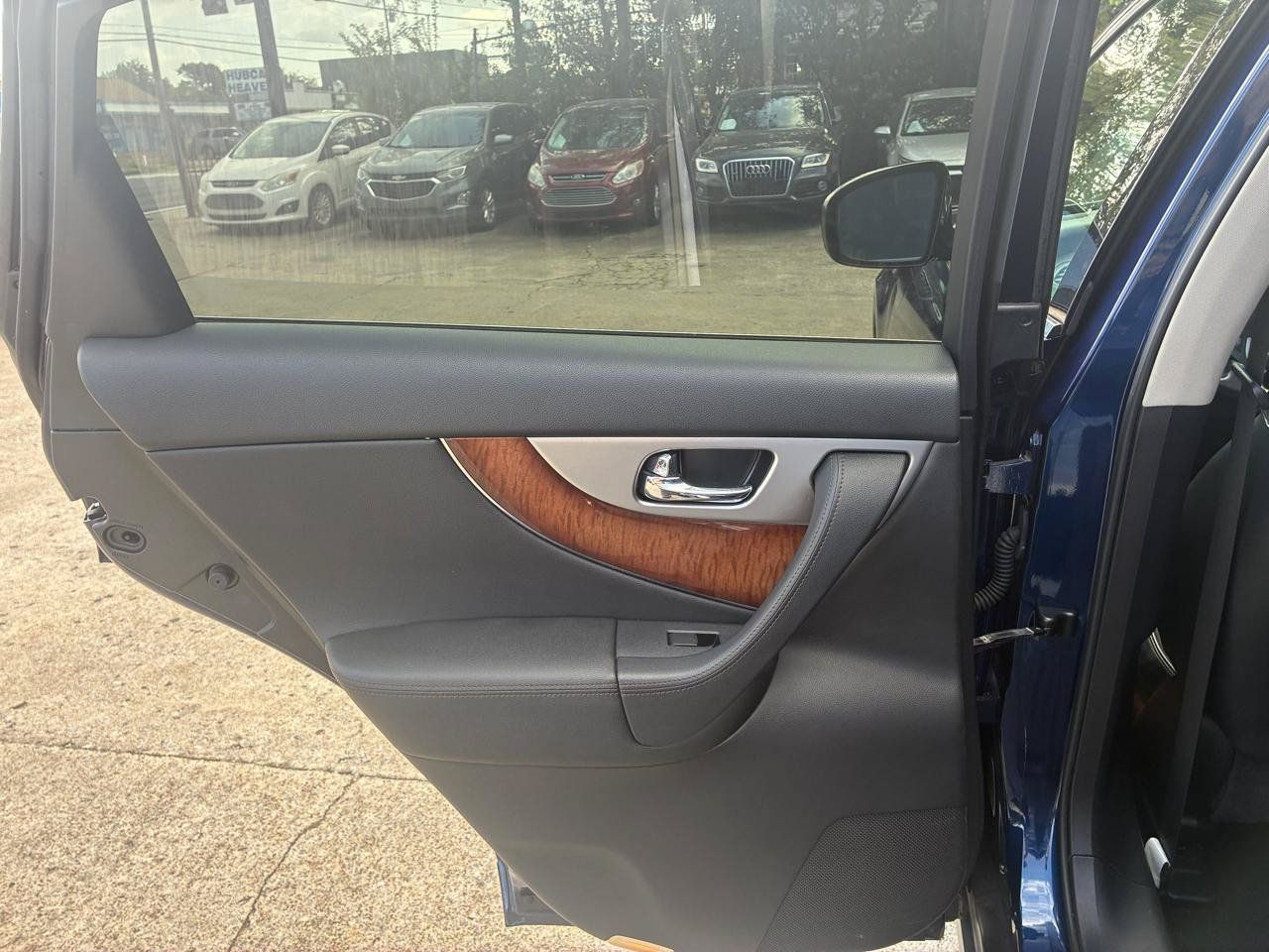 Used 2013 INFINITI FX37 AWD w/ Premium Pkg image 16