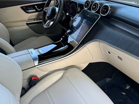 Used 2024 Mercedes-Benz GLC 300 4MATIC image 34