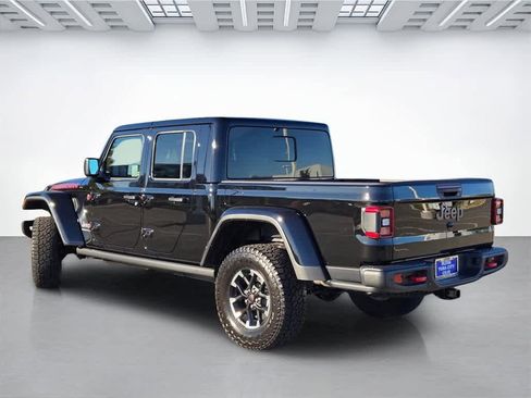 New 2025 Jeep Gladiator Rubicon image 4