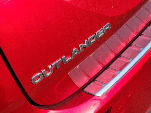 Used 2023 Mitsubishi Outlander ES FWD image 10