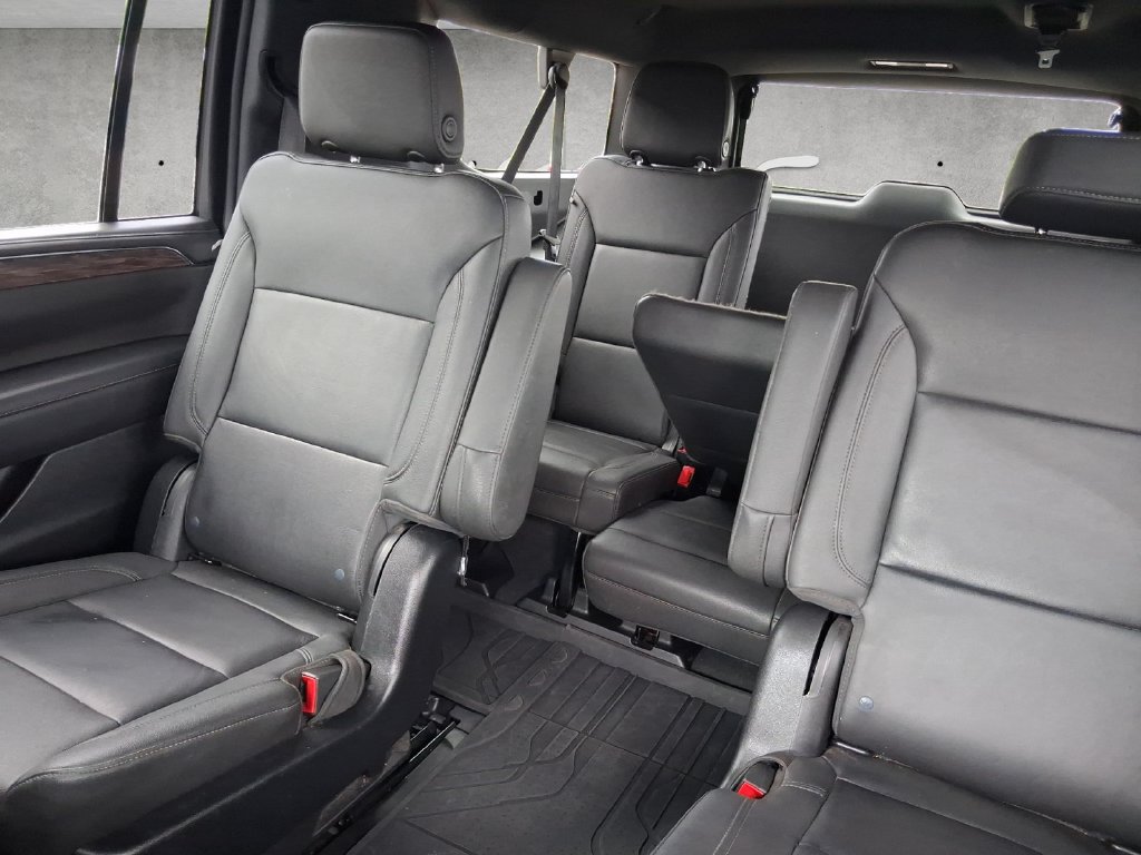 Used 2022 Chevrolet Suburban Z71 w/ Luxury Package AWD/4WD image 22