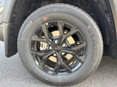 New 2026 Jeep Grand Cherokee Altitude RWD image 19