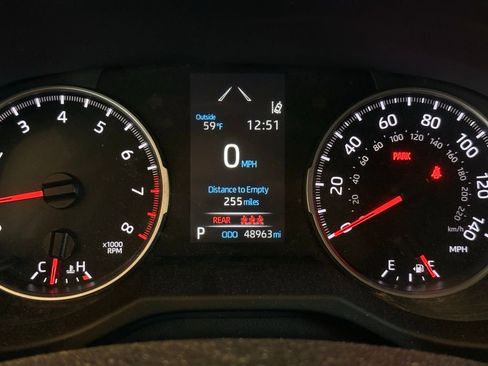 Used 2022 Toyota RAV4 LE AWD/4WD image 13