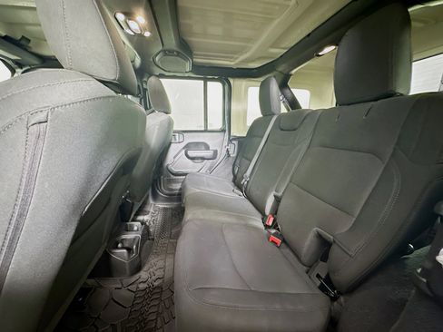 Used 2021 Jeep Wrangler Sport S image 26