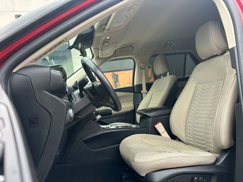 Used 2020 Ford Explorer XLT image 8