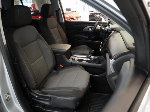 Used 2018 Chevrolet Traverse LT image 33