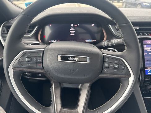 Used 2024 Jeep Grand Cherokee L Limited w/ Luxury Tech Group II image 13