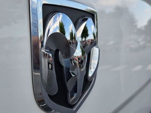 Used 2017 RAM 1500 Express RWD image 10