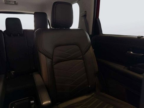 Used 2023 Nissan Pathfinder Platinum w/ Lighting Package (N93) image 32