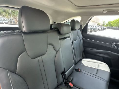 Certified 2025 Kia Sorento S w/ Panoramic Sunroof Package FWD image 26