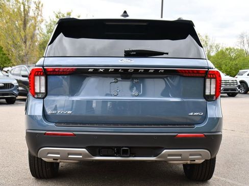 Used 2026 Ford Explorer Active w/ Active Comfort Package AWD/4WD image 5