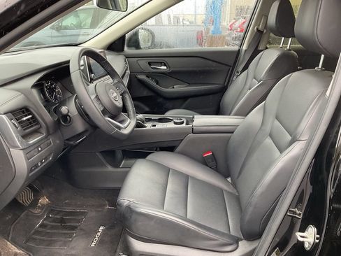 Used 2024 Nissan Rogue SV w/ SV Premium Package AWD/4WD image 11