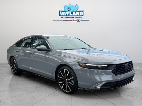 Used 2024 Honda Accord Touring image 7
