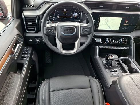 Used 2024 GMC Sierra 1500 Denali w/ Technology Package image 11