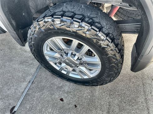 Used 2020 GMC Sierra 2500 SLT image 12