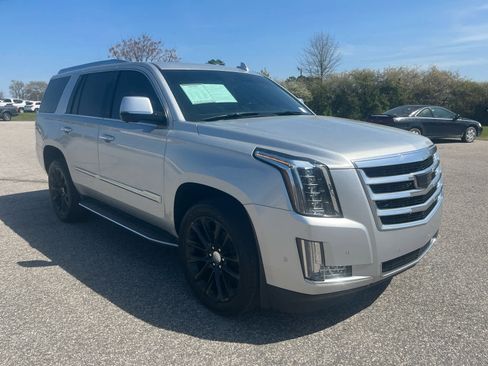 Used 2020 Cadillac Escalade Platinum image 8