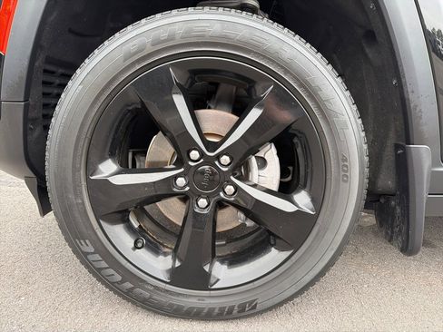 Used 2022 Jeep Grand Cherokee Altitude image 15