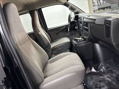 Used 2025 Chevrolet Express 3500 LT w/ LT Preferred Equipment Group RWD image 12