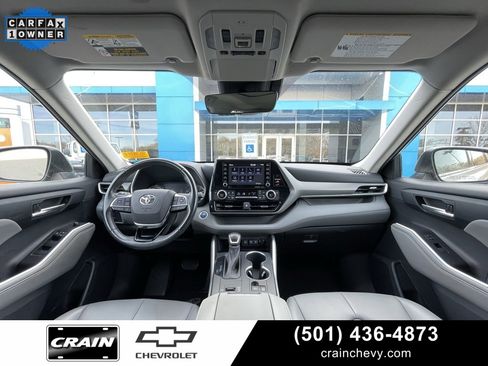 Used 2021 Toyota Highlander XLE image 30
