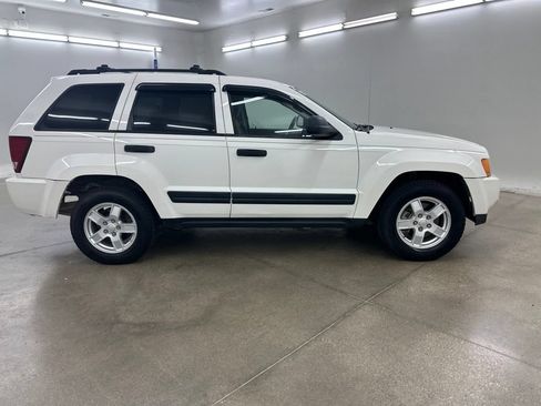 Used 2005 Jeep Grand Cherokee Laredo AWD/4WD image 14