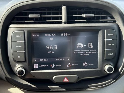 Used 2023 Kia Soul LX FWD image 4