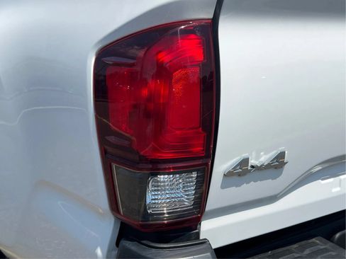Used 2021 Toyota Tacoma SR AWD/4WD image 30
