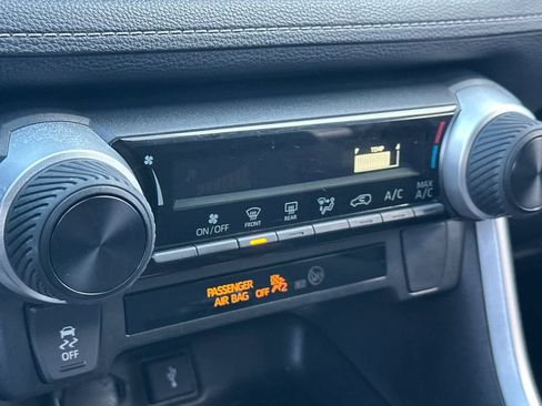 Used 2022 Toyota RAV4 LE image 23