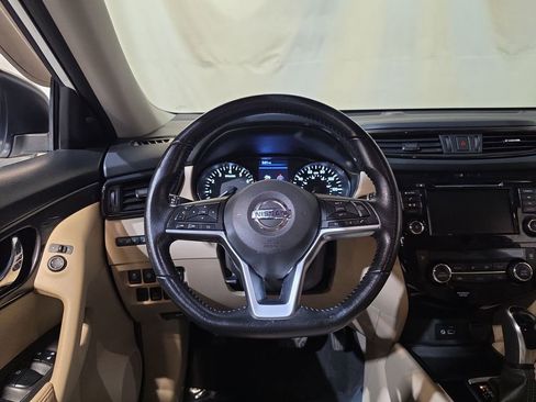 Used 2020 Nissan Rogue SV AWD/4WD image 11