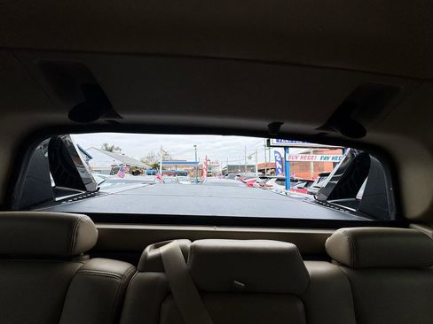 Used 2013 Chevrolet Avalanche LTZ image 33