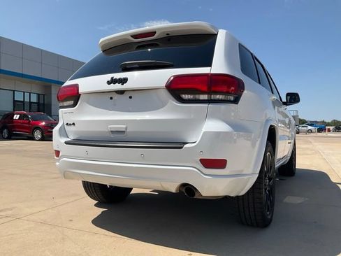 Used 2019 Jeep Grand Cherokee Altitude AWD/4WD image 33