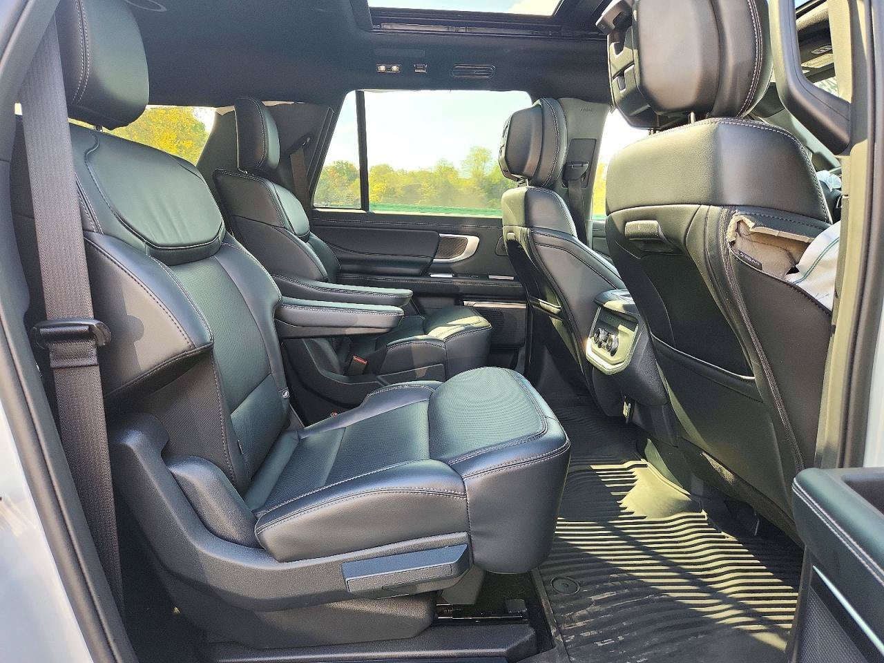Used 2026 Ford Expedition Max Platinum w/ Stealth Performance Package AWD/4WD image 9