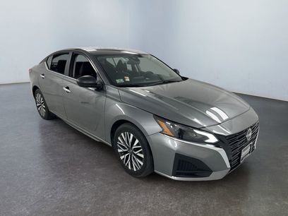 Used 2024 Nissan Altima 2.5 SV