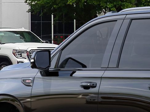 New 2026 GMC Yukon AT4 w/ AT4 Premium Package image 25