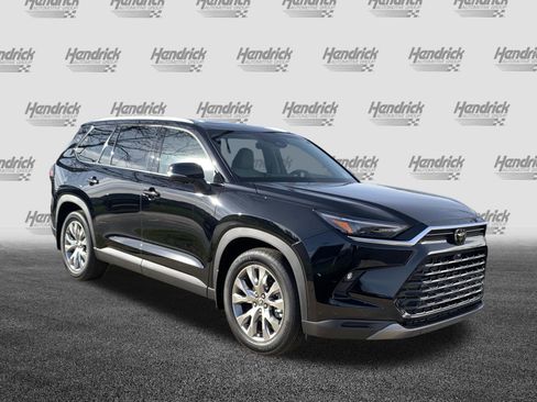 Used 2025 Toyota Grand Highlander AWD image 2