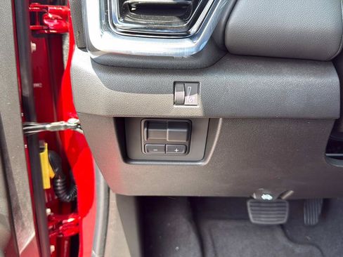 New 2025 GMC Canyon Elevation w/ Convenience Package image 13