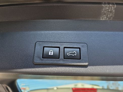 Used 2023 Subaru Ascent Limited image 15